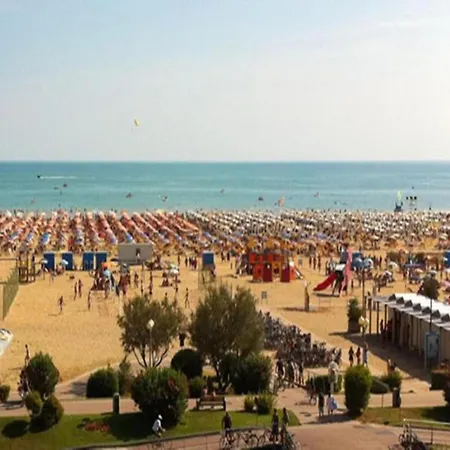 Pleasant One-bedroom With Pool