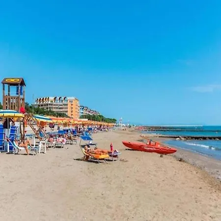 Pleasant One-bedroom With Pool *