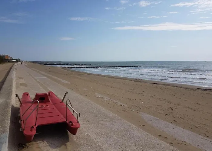 Вилла Pleasant One-bedroom With Pool